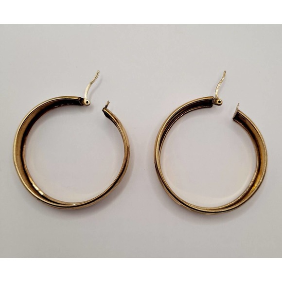 Elegant Bellezza Gold Tone Textured Hoop Earrings Pierced - Picture 6 of 10